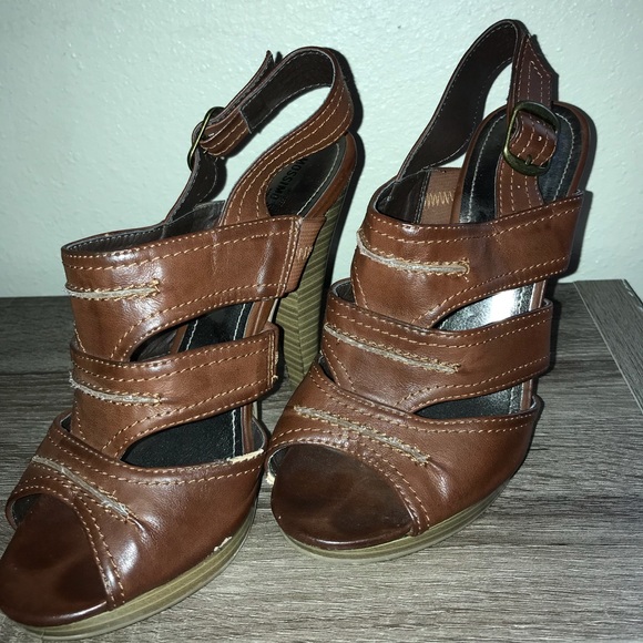 Mission size 7 brown heels! - Picture 1 of 3