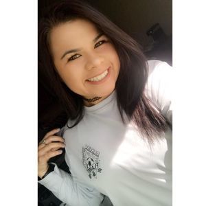 Meet your Posher, Adrianne