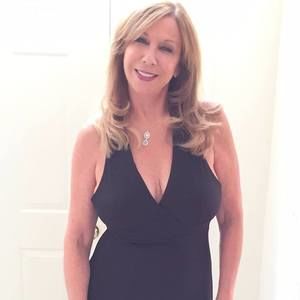 Meet your Posher, Elaine