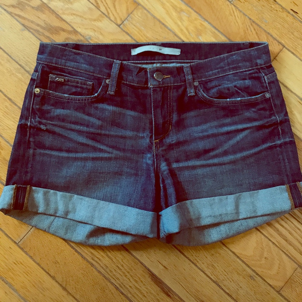 Joe’s mid wash jean shorts size 28