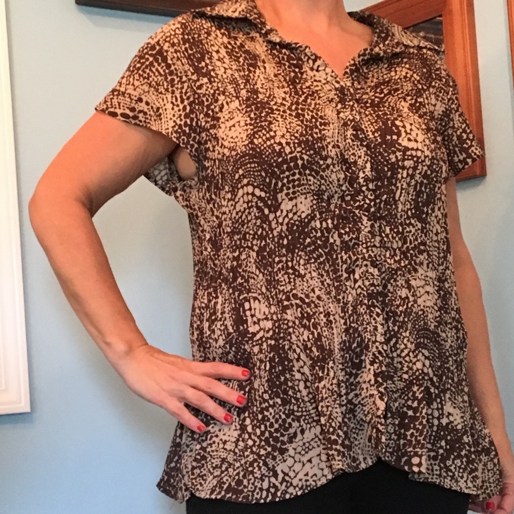 Abstract brown and tan blouse.
