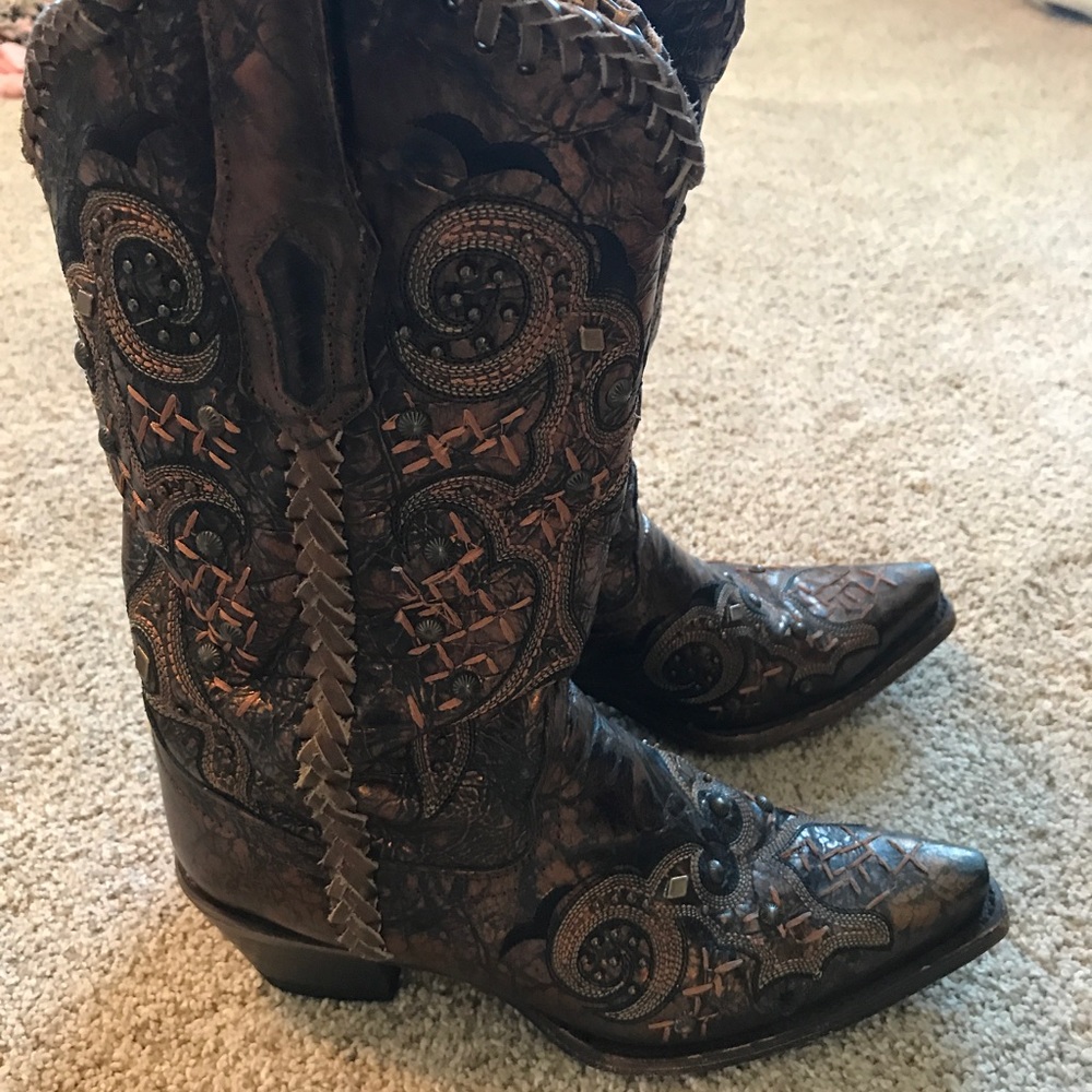 Boots - Picture 2 of 3