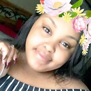 Meet your Posher, Briana
