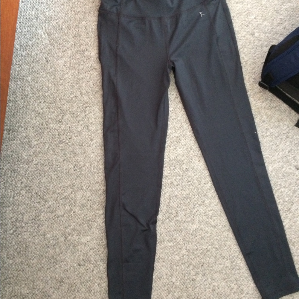 Danskin Now fitted athletic yoga pants