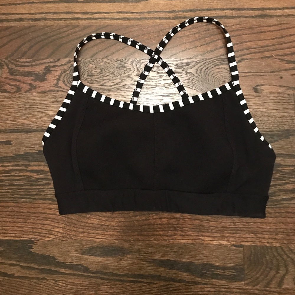Athleta black and white sports bra size medium
