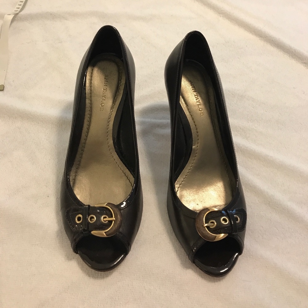 Ann Taylor peep toe brown shoes