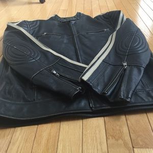 Roundtree & Yorke Vintage Leather Moto Jacket