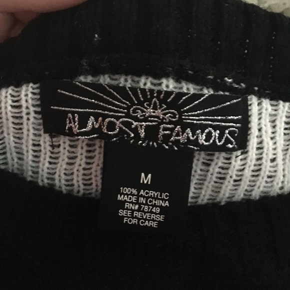 Long sleeve sweatshirt with cat prints - Picture 2 of 3