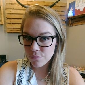 Meet your Posher, Ashley