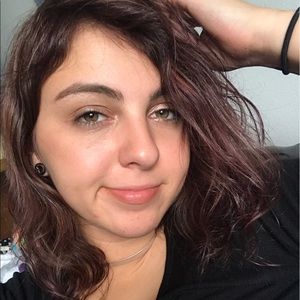 Meet your Posher, Nicole