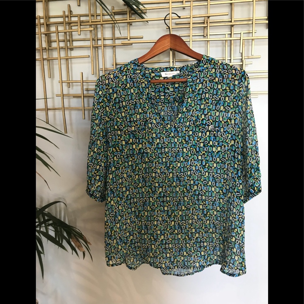 Vince Camuto gorgeous top