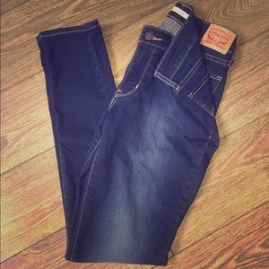 Levi’s 711 Skinny Jeans 30x32