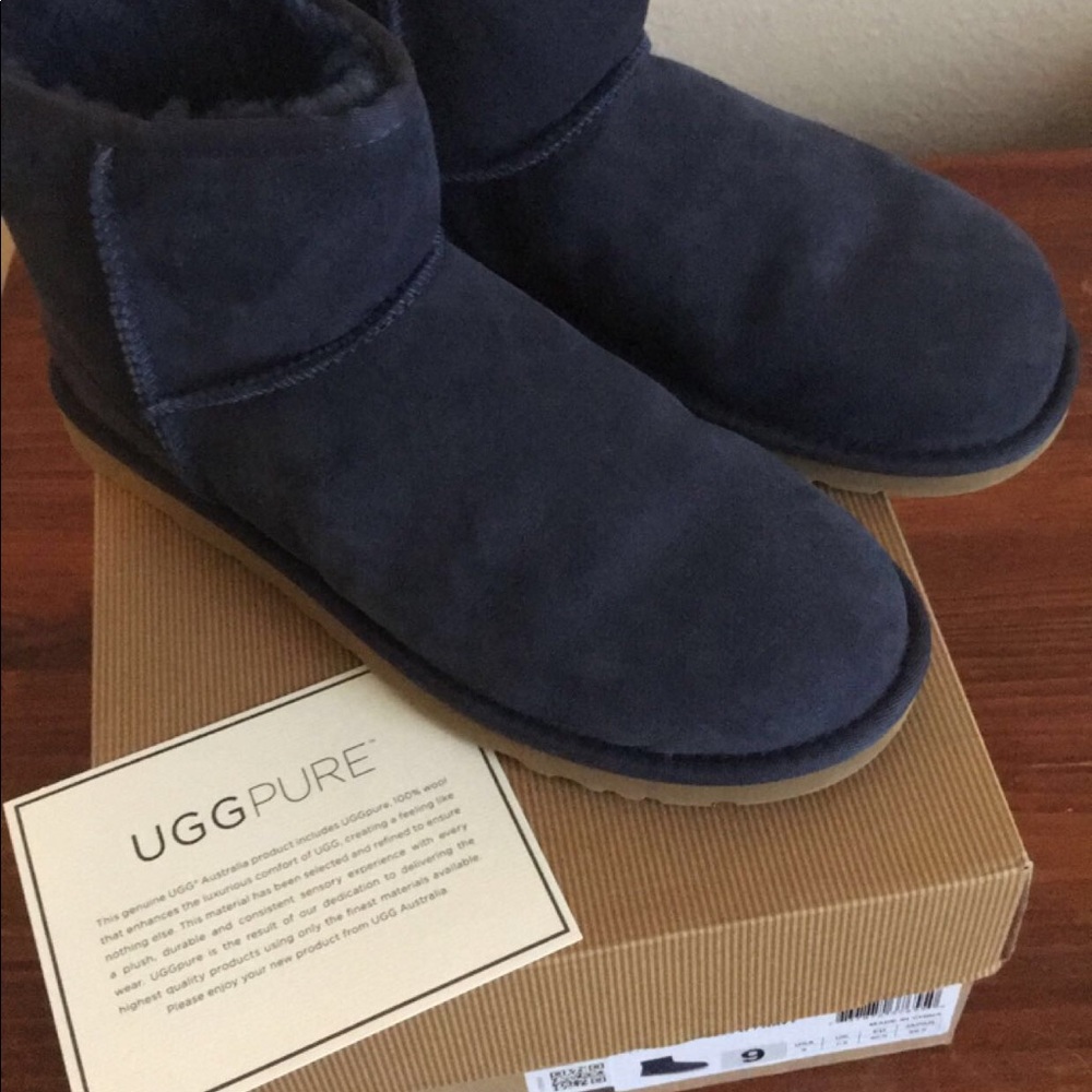UGG classic min size 9