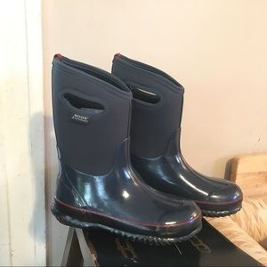 Kids size 4 Bogs. LIKE NEW!