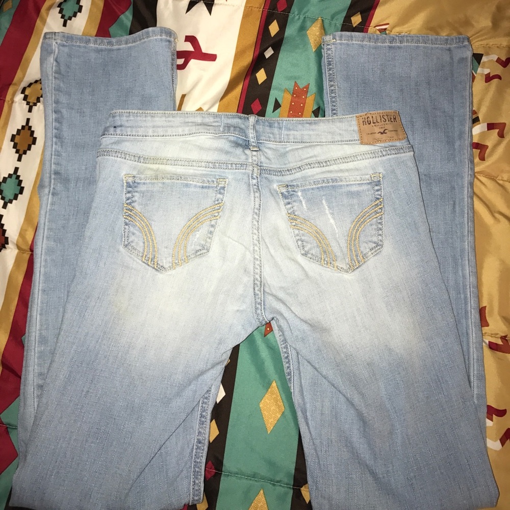 🌙LIGHT-WASH DISTRESSED HOLLISTER JEANS🌙