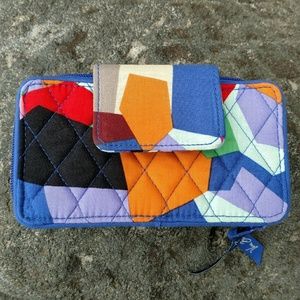 Vera Bradley Smartphone Wallet- Pop Art