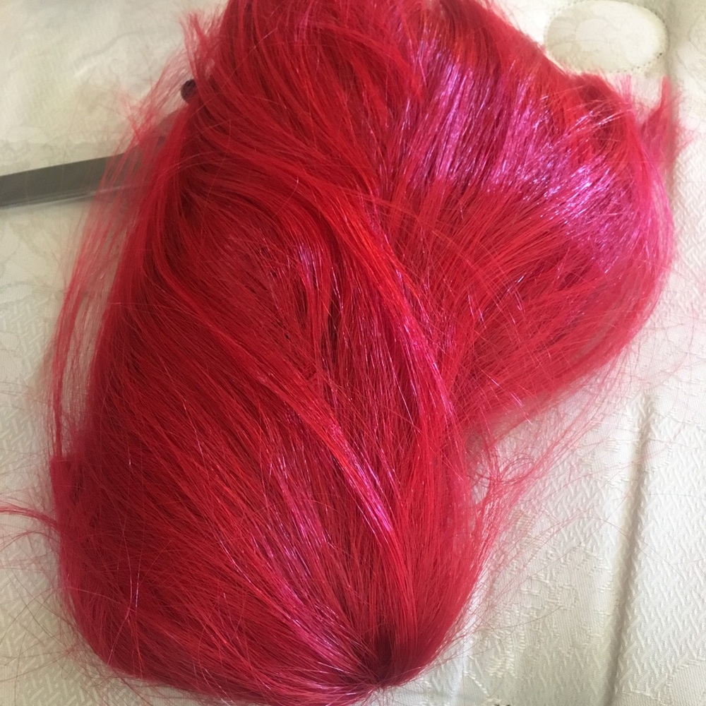 Red Wig - Picture 2 of 2
