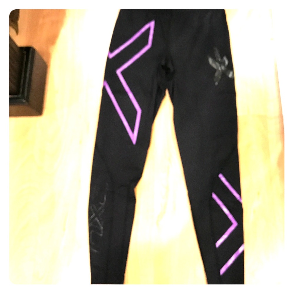 2XU compression 7/8 midrise tights size small