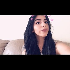 Meet your Posher, Alma