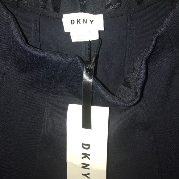 DKNY RUNWAY SKIRT - Picture 2 of 4