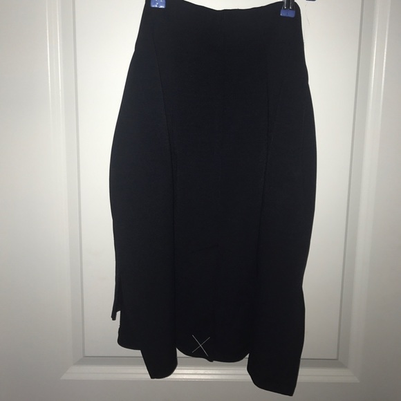 DKNY RUNWAY SKIRT - Picture 3 of 4