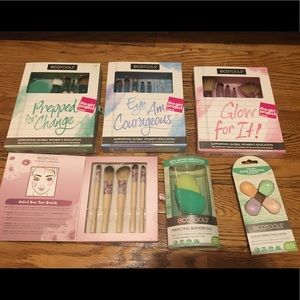 Eco Tools makeup brushes and sponges