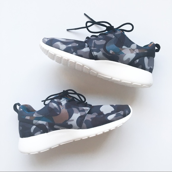 Nike Shoes - Nike Roshe Camo Print Sneakers