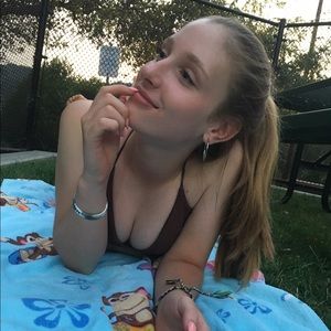 Meet your Posher, Ava