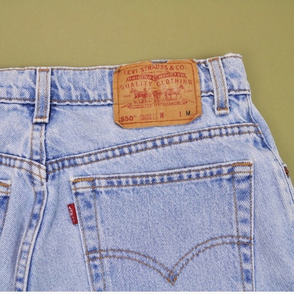 Vintage High Waisted Levi's - Light Wash - (XS-M) - Picture 2 of 4