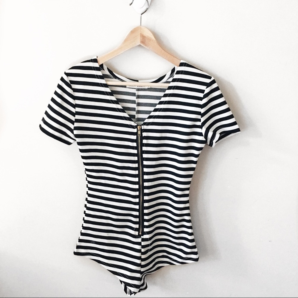 🌟Striped bodysuit NWOT