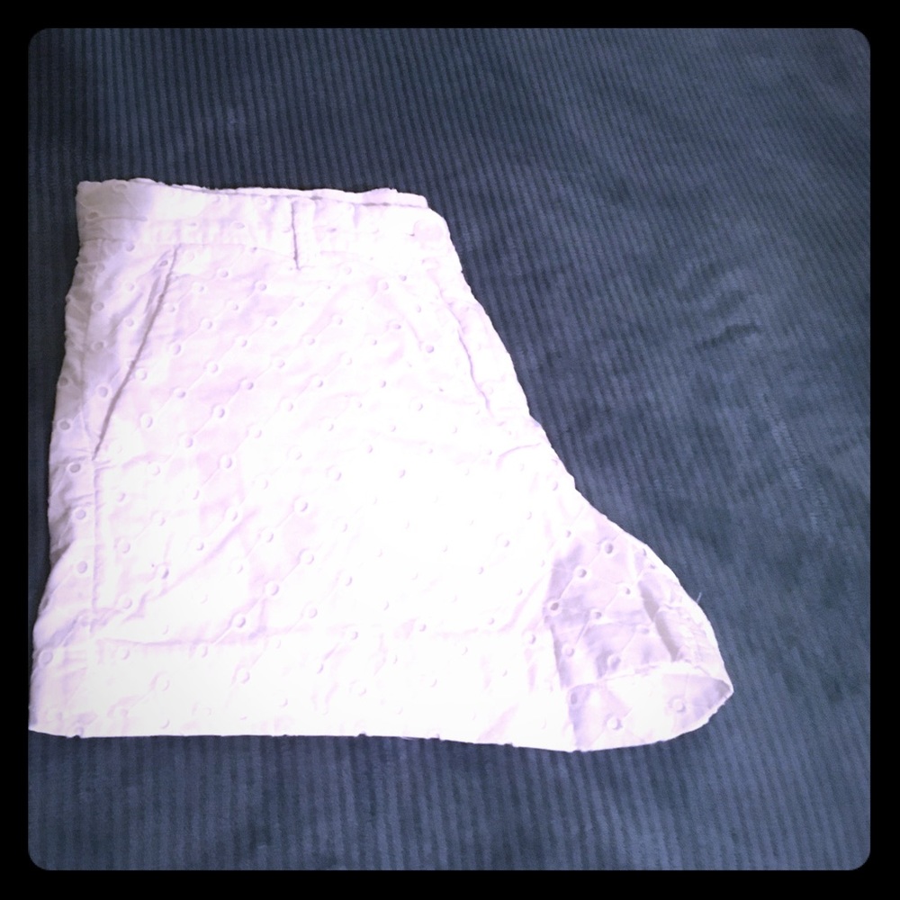 🌊White, dotted shorts 🌊