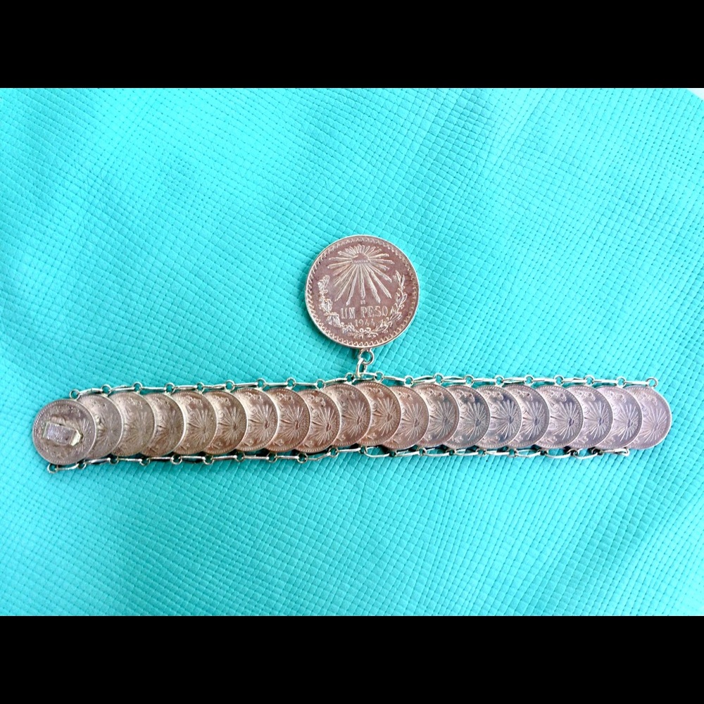 Vintage Mexican SILVER Coin Bracelet - Picture 4 of 8