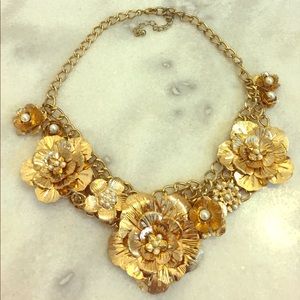 Forever 21 gold & pearl floral statement necklace