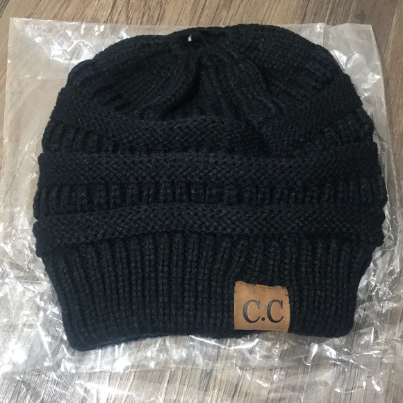 Black Beanie Messy Bun High Ponytail Hat - Picture 3 of 8