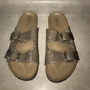 white mountain horizon sandals