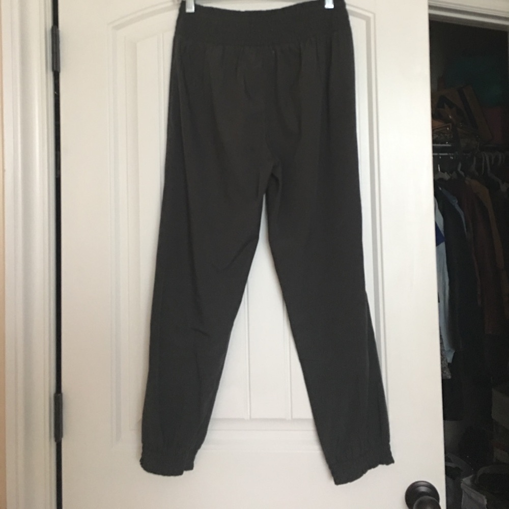Ankle genie flow-y pants. High wasted