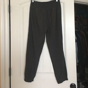 Ankle genie flow-y pants. High wasted