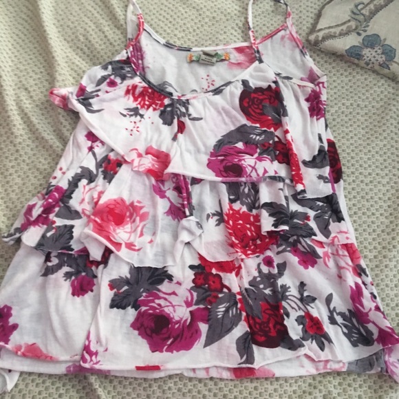Tank top with flower patterns with some ruffles - Picture 1 of 1