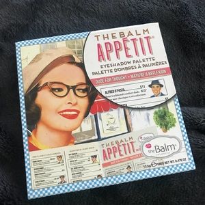 The balm appetit eyeshadow palette + no7 sample