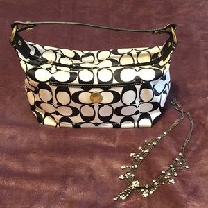 ❤️ Coach Clutch ❤️