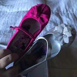 Bundle of 2 girls shoes.