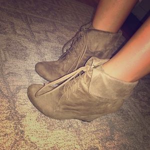 Nine West Suede booties