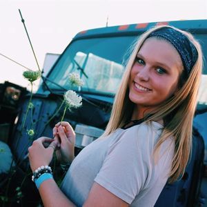 Meet your Posher, Peri