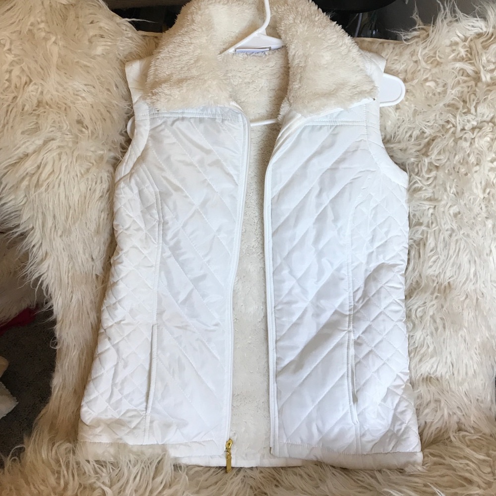 Quilted fur white vest