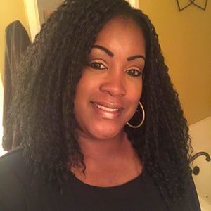 Meet your Posher, Denise