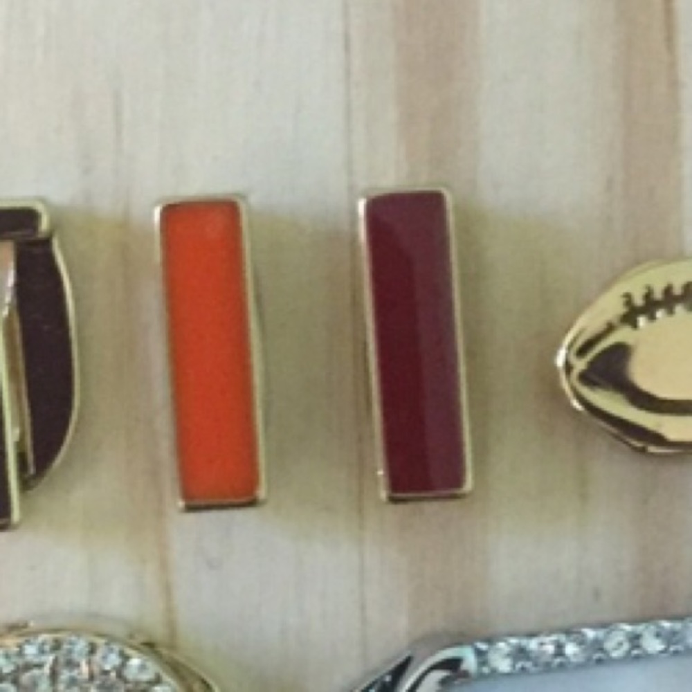 Maroon and Orange color bars!