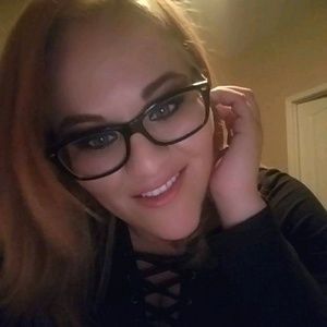 Meet your Posher, Alicia