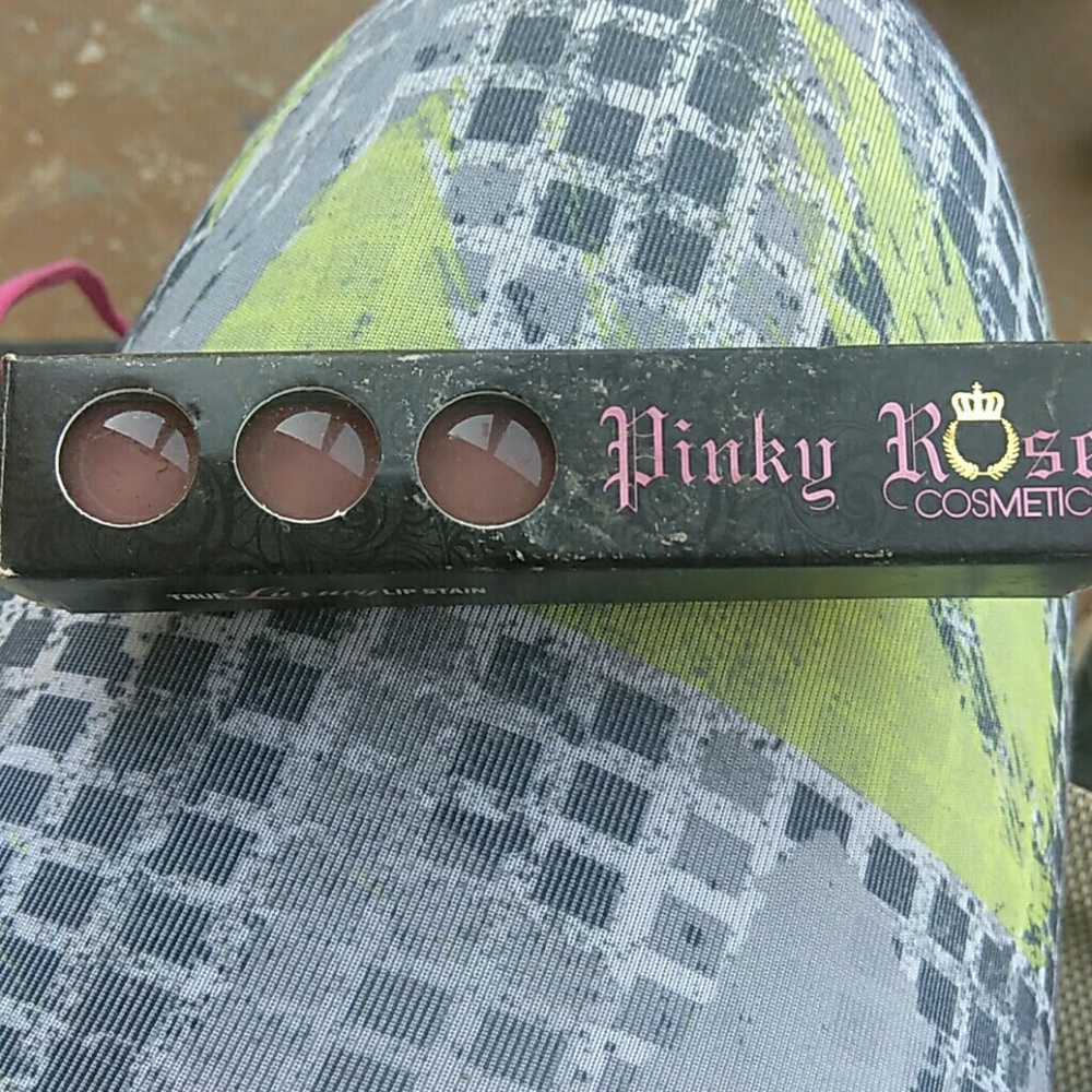 Pinky rose cosmetics