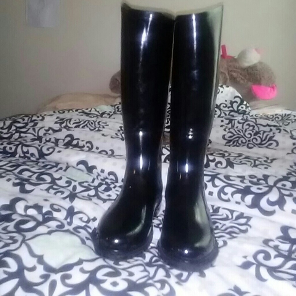 Rain boots