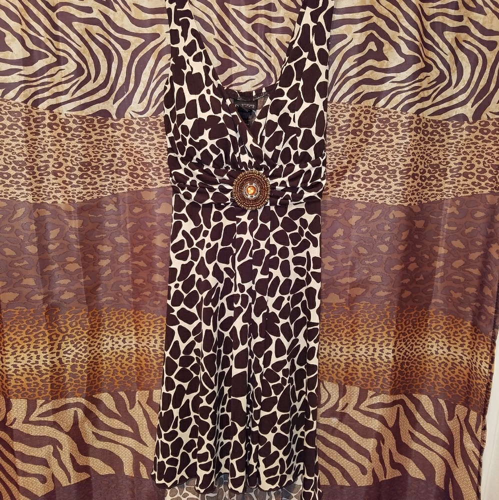 Sold** Giraffe print dress (matches shoes?